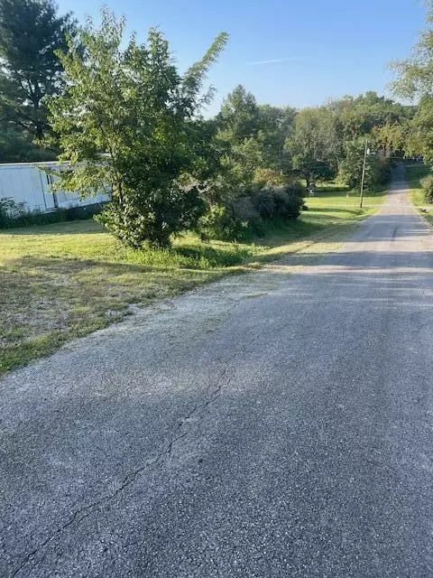 65 N Stevens St, Eubank, KY 42567 photo 3