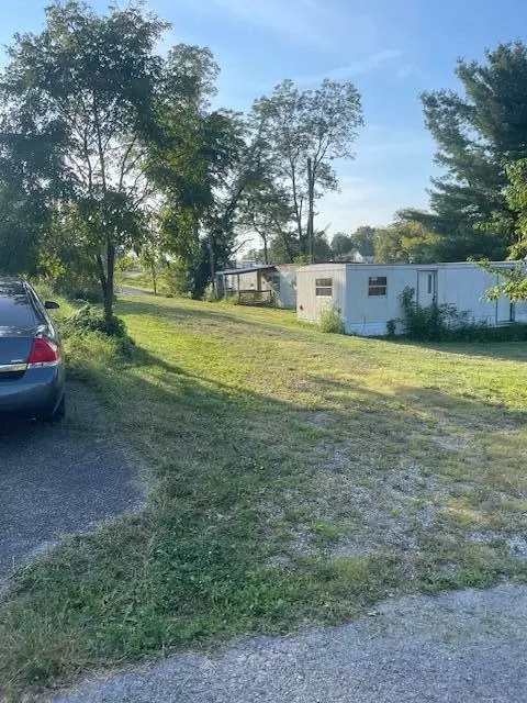 65 N Stevens St, Eubank, KY 42567 photo 2