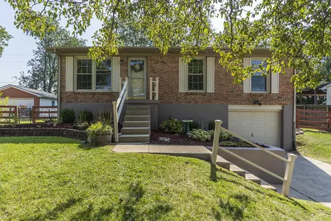 209 Robyn Dr, Winchester, KY 40391