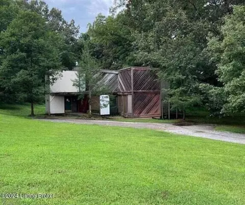 2210 Edinborough Dr, Murray, KY 42071