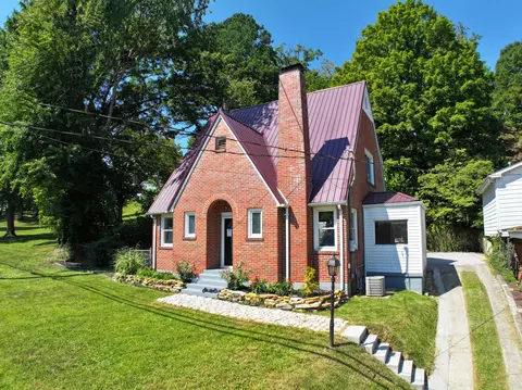 291 Main St, Irvine, KY 40336