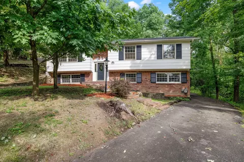 1209 Rudgate Cv, Louisville, KY 40214