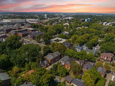340 New St, Lexington, KY 40507