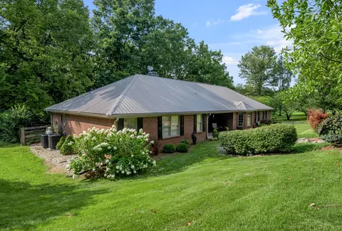 105 Foxtail Dr, Nicholasville, KY 40356