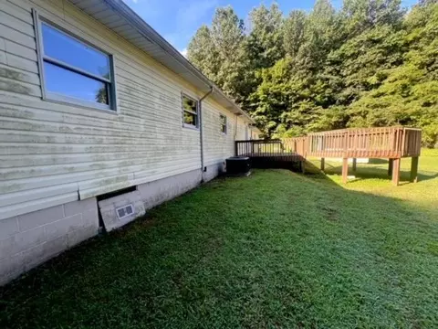 14 Poppy Top Ln, Paintsville, KY 41240 photo 2