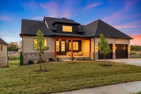 822 Edmonds Xing, Versailles, KY 40383 photo 2