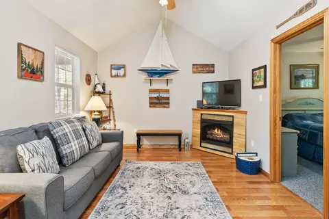 Living - 52 Placid Way, Burnside, KY 42519 photo 5 of 9