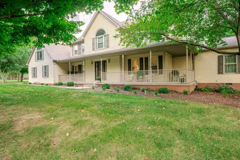 126 Lakeview Dr, Georgetown, KY 40324