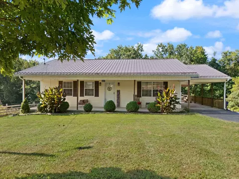 2910 W Williamsburg St, Whitley City, KY 42653
