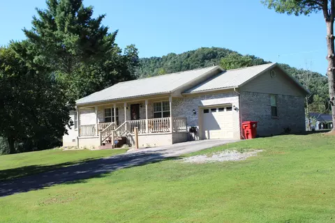 1006 Honeysuckle Ct, Berea, KY 40403
