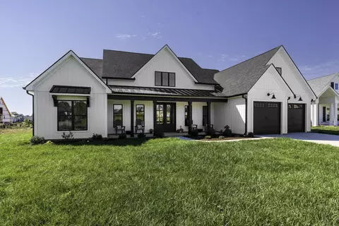705 Azalea Ln, Versailles, KY 40383