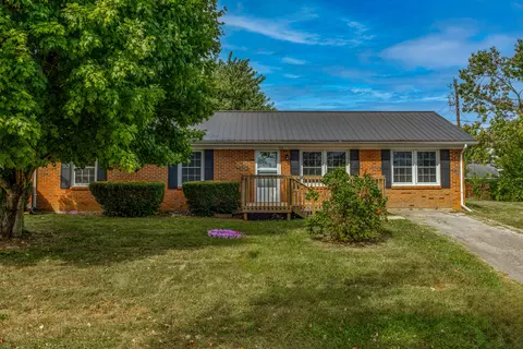 614 Storey Ave, Harrodsburg, KY 40330
