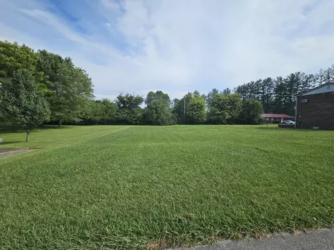 999 Dantley Dr, Corbin, KY 40701 photo 2