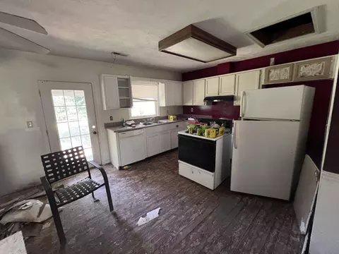 Kitchen - 128 Hutton Ln, Corbin, KY 40701 photo 1 of 1