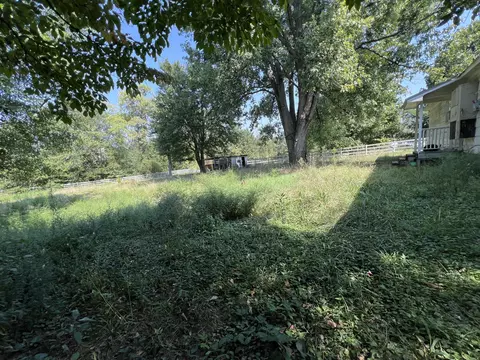 Exterior - 128 Hutton Ln, Corbin, KY 40701 photo 5 of 12