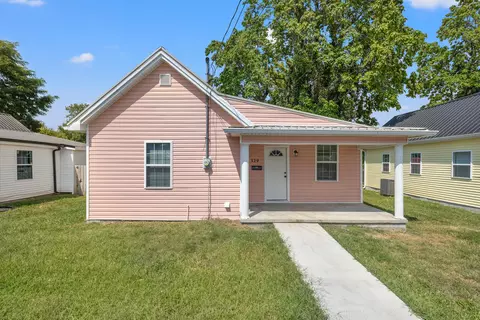 329 E Office St, Harrodsburg, KY 40330
