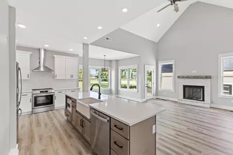 792 Caden Ln, Lexington, KY 40509