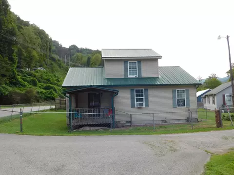 3 James Ct, Evarts, KY 40828