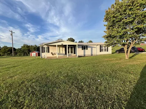 2221 Calvary Rdg Rd, Yosemite, KY 42566