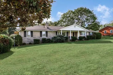 3851 Huntertown Rd, Versailles, KY 40383