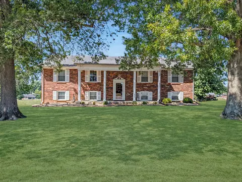 526 Scenic Dr, Harrodsburg, KY 40330