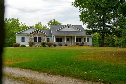 768 Crows Ridge Ln, Berry, KY 41003