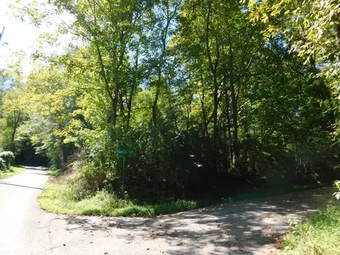 1 Holbert Ln, Smith, KY 40831