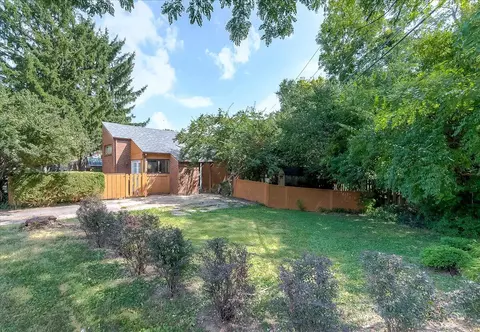 2699 Woodhill Dr, Lexington, KY 40509