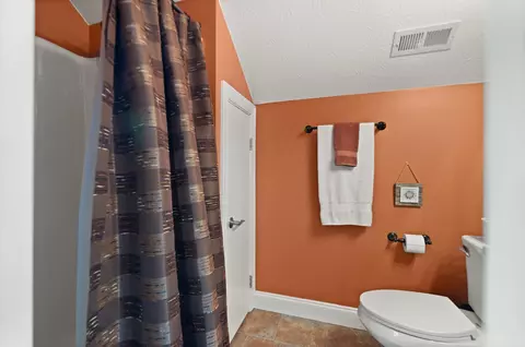 Bath - 155 Jody Dr, Nancy, KY 42544 photo 5 of 7
