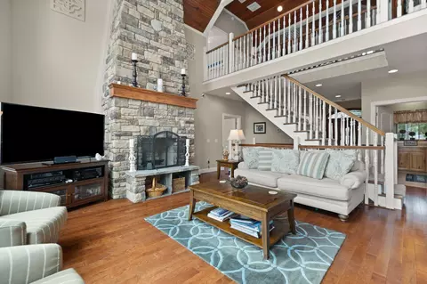 Living - 155 Jody Dr, Nancy, KY 42544 photo 2 of 9