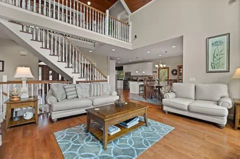 Living - 155 Jody Dr, Nancy, KY 42544 photo 3 of 9