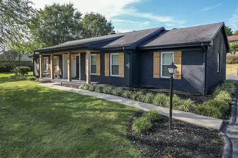 518 Silverbrook Dr, Danville, KY 40422