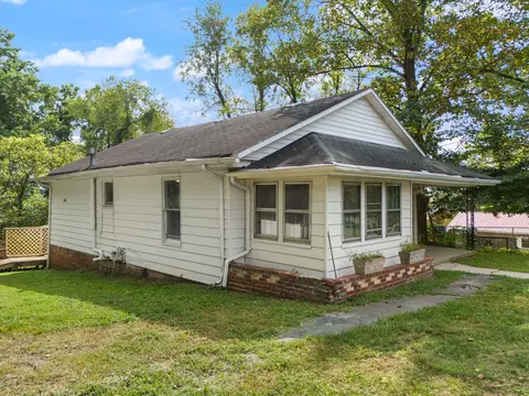 1407 Spruce St, Corbin, KY 40701 photo 2