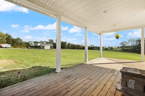 Exterior - 655 Stringtown Rd, Paris, KY 40361 photo 7 of 11