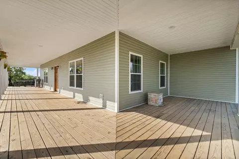 Exterior - 655 Stringtown Rd, Paris, KY 40361 photo 8 of 11