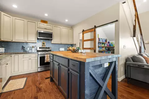 Kitchen - 655 Stringtown Rd, Paris, KY 40361 photo 5 of 5