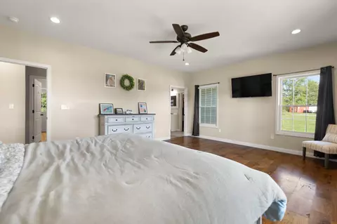 Bedroom - 655 Stringtown Rd, Paris, KY 40361 photo 3 of 6