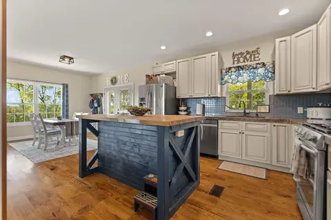 Kitchen - 655 Stringtown Rd, Paris, KY 40361 photo 1 of 5