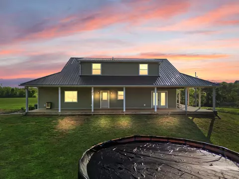 Exterior - 655 Stringtown Rd, Paris, KY 40361 photo 5 of 11