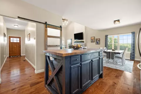 Entry Way - 655 Stringtown Rd, Paris, KY 40361 photo 1 of 10