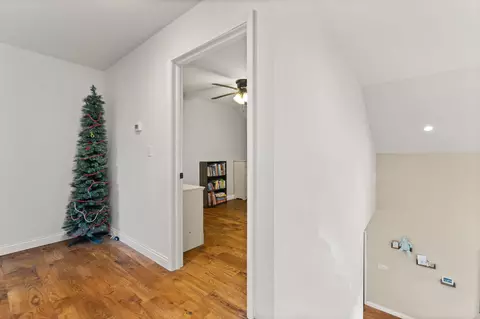 Entry Way - 655 Stringtown Rd, Paris, KY 40361 photo 10 of 10