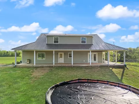 Exterior - 655 Stringtown Rd, Paris, KY 40361 photo 4 of 11