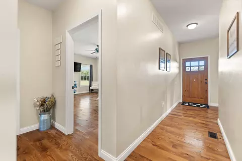 Entry Way - 655 Stringtown Rd, Paris, KY 40361 photo 6 of 10