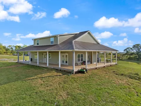 Exterior - 655 Stringtown Rd, Paris, KY 40361 photo 6 of 11