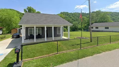 152 N Buckingham Ave, West Van Lear, KY 41268