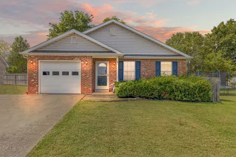 104 Cedar Crest Ln, Frankfort, KY 40601