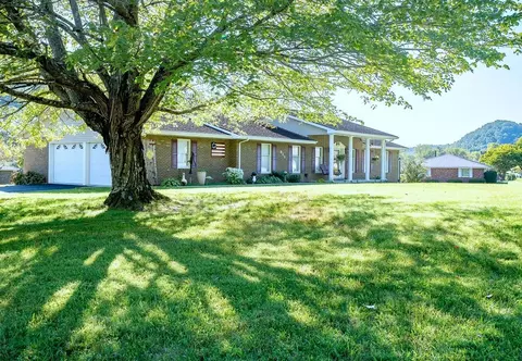 911 Dry Creek Rd, Clearfield, KY 40313