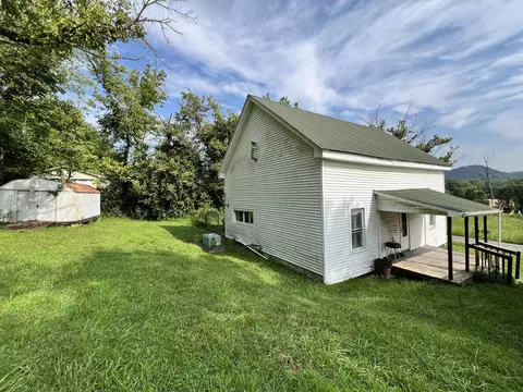 95 Trent Cir, Stanton, KY 40380