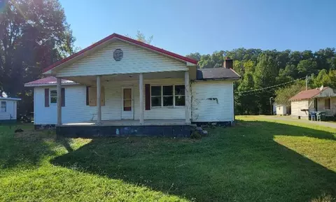 185 S Carter Dr, Paintsville, KY 41240