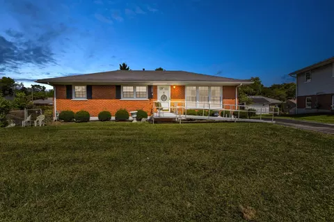 104 Ginger Ct, Winchester, KY 40391
